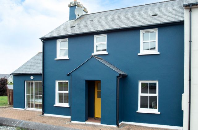 6 The Courtyard, Baltimore, Co. Cork - Click to view photos