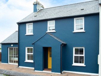 6 The Courtyard, Baltimore, Co. Cork