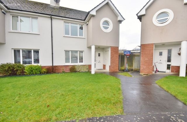12 Front Field, Oakview Village, Tralee, Co. Kerry - Click to view photos