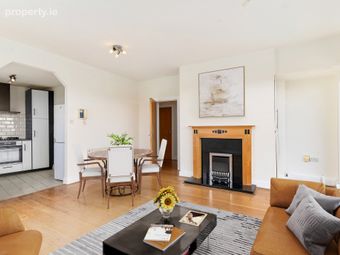 95 The Oval, Tullyvale, Cabinteely, Dublin 18, Cabinteely, Dublin 18 - Image 2
