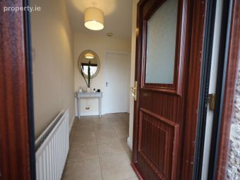 17 Owenabue Circle, Carrigaline, Co. Cork - Image 2