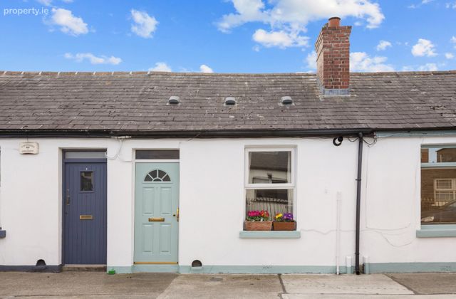 7 Rutland Cottages, Summerhill, Dublin 1, Dublin 1 - Click to view photos