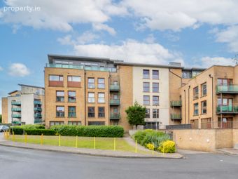 Apartment 10, The Oaks, Royal Canal Park, Dublin 15 - Image 2