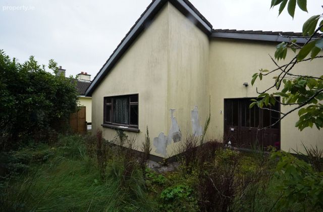 4 Gleann-na-sm&oacute;l, Shannon, Shannon, Co. Clare - Click to view photos