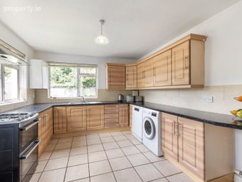 16 Sallynoggin Villas, Dun Laoghaire, Co. Dublin - Image 4