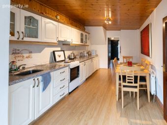52 Monastery Rise, Clondalkin, Dublin 22 - Image 4