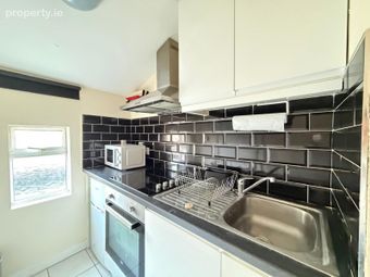 Flat 4, 10 Cabra Park, Phibsborough, Dublin 7 - Image 4