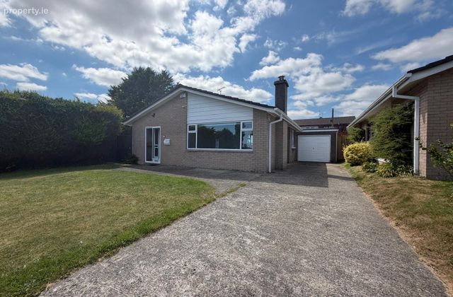 43 Sandfield Gardens, Blackrock, Co. Louth - Click to view photos