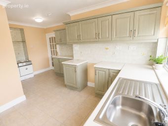 Bloomswood, 18 Hazelgrove, Ruan, Barefield, Co. Clare - Image 3