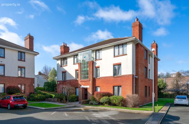 31 The Alders, Monkstown Valley, Monkstown, Co. Dublin - Click to view photos