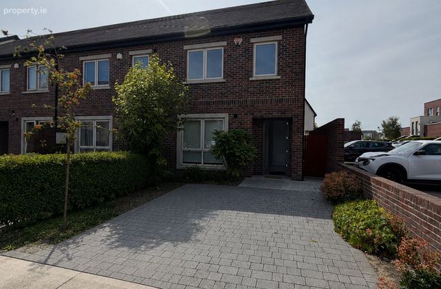 17 Shackleton Lawn, Lucan, Adamstown, Co. Dublin - Click to view photos
