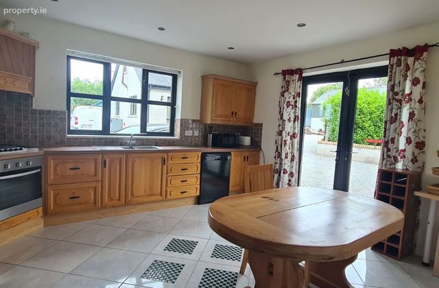 Baysland, Naas, Naas, Co. Kildare - Click to view photos