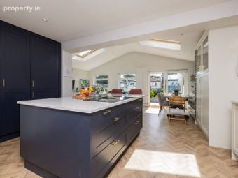 81 Mount Eagle Drive, Leopardstown, Dublin 18 - Image 2