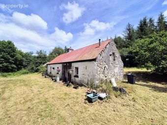 Wild Strawberry Cottage, Carricknagrow, Blacklion, Co. Cavan - Image 4