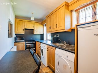 31 Derrygreenagh Park, Rochfortbridge, Mullingar, Co. Westmeath, Rochfortbridge, Co. Westmeath - Image 2