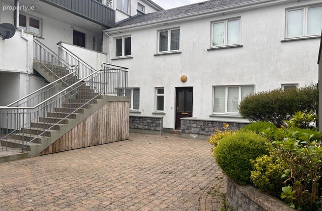 6 Chapel Court, Chapel Lane, Tuam, Co. Galway - Click to view photos