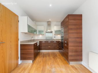 90 The Crescent, Carrickmines Manor, Carrickmines, Dublin 18 - Image 2