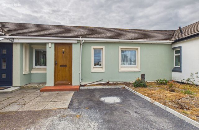 14 Tramore Holiday Villas, Tramore, Co. Waterford - Click to view photos