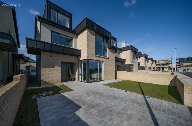 2 Watersland, Kinsale, Co. Cork - Click to view photos