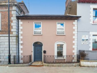 6 Market Square, Castleblayney, Co. Monaghan
