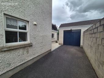 73 The Glebe, Ballina, Ballina, Co. Mayo - Image 5
