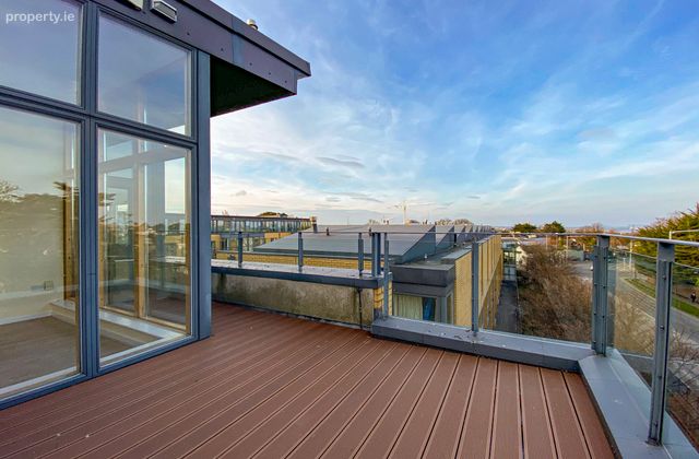 The Pavillion, Roebuck Hill, Mount Merrion, Co. Dublin - Click to view photos
