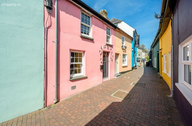 Pink Cottage, Newman's Mall, Kinsale, Kinsale, Co. Cork - Click to view photos