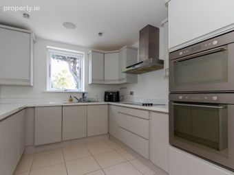 Apartment 7, Newpark, Newtownpark Avenue, Foxrock, Dublin 18 - Image 5
