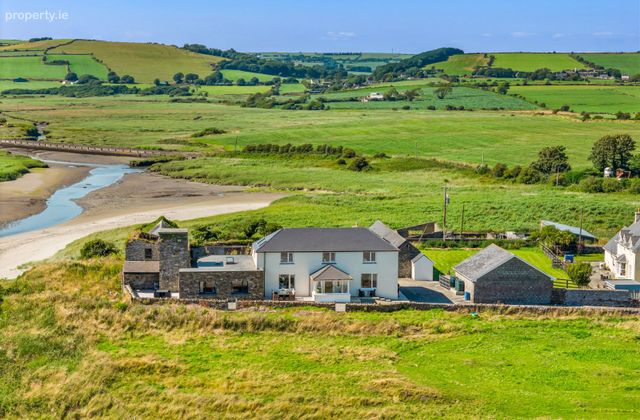 Rock Cottage, Lissycrimeen, Butlerstown, Dunworly, Co. Cork - Click to view photos