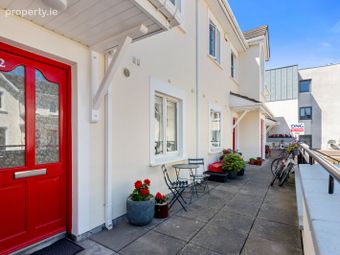 12 Saint Helen's Court, George's Street Lower, Dun Laoghaire, Co Dublin, Dun Laoghaire, Co. Dublin