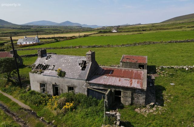 Graffee, Ballydavid, Co. Kerry - Click to view photos