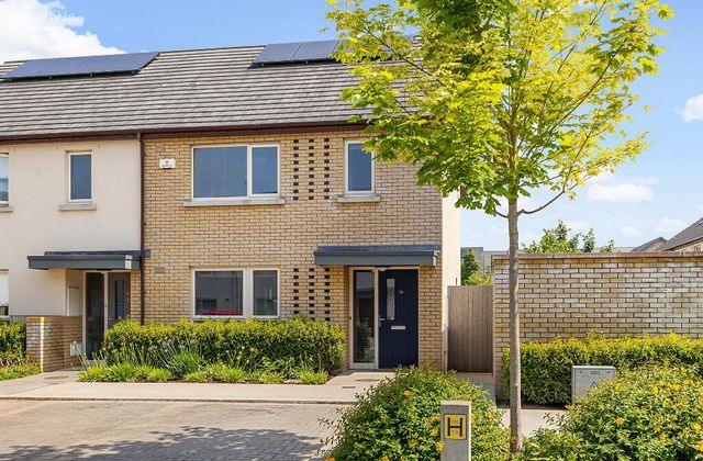14 Saint Helens Chase, Adamstown, Co. Dublin, Adamstown, Co. Dublin - Click to view photos