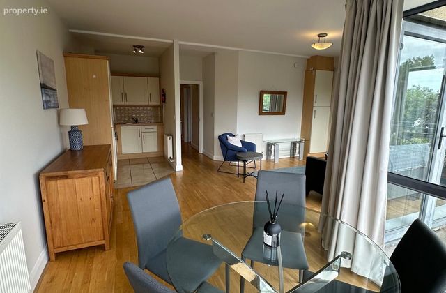 Ridgewood Grove, Ridgewood, Swords, Co. Dublin - Click to view photos