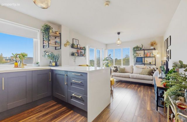 27 Melville Park, Finglas, Dublin 11 - Click to view photos