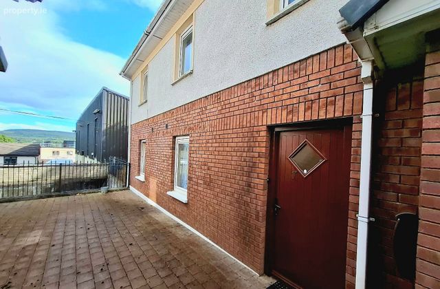 7 Bowling Court, Mallow, Mallow, Co. Cork - Click to view photos