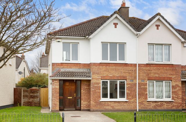 25 Finnswood, Finnstown Cloisters, Lucan, Co. Dublin, Lucan, Co. Dublin - Click to view photos