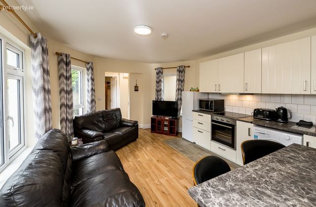 4 Beechmount Grove, Navan, Navan, Co. Meath - Click to view photos