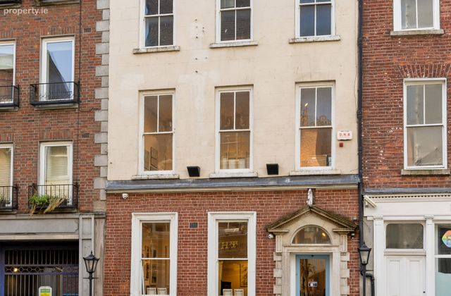 Duke Street Gallery, 17 Duke Street, Dublin 2 - Click to view photos