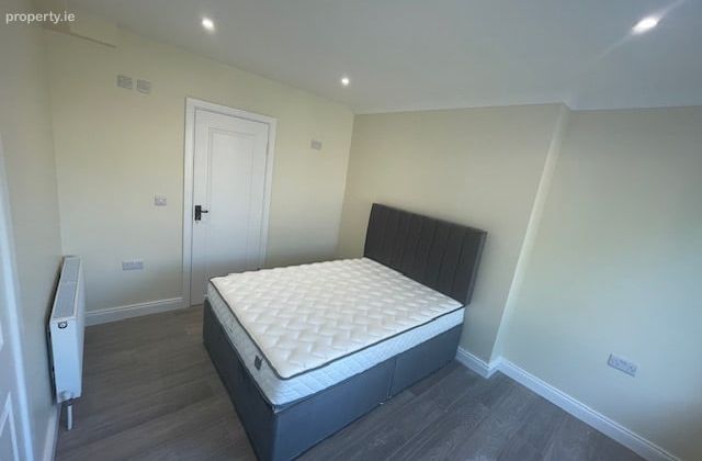 Virginia Heights, Tallaght, Dublin 24 (double Room To Rent - Room A), Tallaght, Dublin 24 - Click to view photos