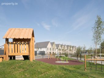 4 Bedroom Semi-Detached House, Dublin 22 - Image 5