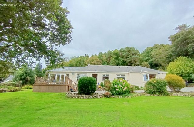 Edgewood, Brickhill West, Cratloe, Co. Clare - Click to view photos
