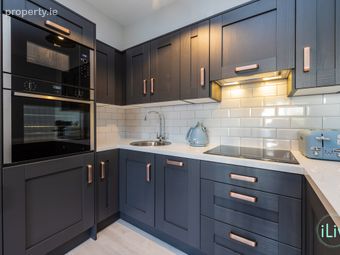 119 Scarriff House, Custom House Square, Dublin 1 - Image 4