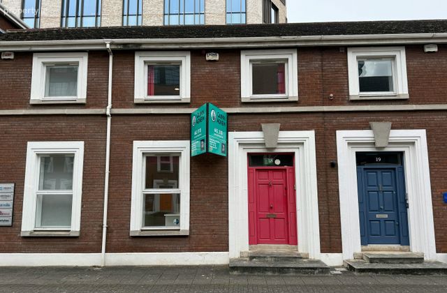 18 Clanwilliam Square, Grand Canal Quay, Dublin 2, Dublin 2 - Click to view photos