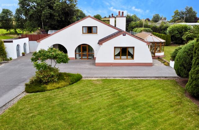 Clarn Lodge, Moyvoughley, Moate, Co Westmeath, Moate, Co. Westmeath - Click to view photos
