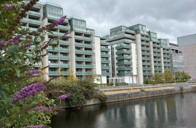 Apartment 39, Hill Of Down House, IFSC, Dublin 1 - Click to view photos