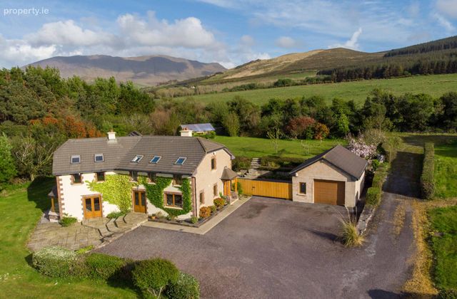 Cappaclogh East, Camp, Co. Kerry, Camp, Co. Kerry - Click to view photos
