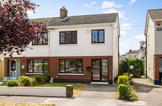 206 Oakfield Heights, Naas, Naas, Co. Kildare - Click to view photos