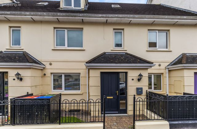 102 Leslies Arch, Old Quarter, Ballincollig, Co. Cork - Click to view photos
