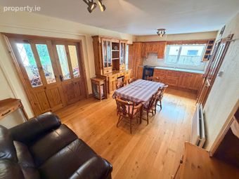 37 Silverdale Avenue, Ballinlough, Ballintemple, Co. Cork - Image 5