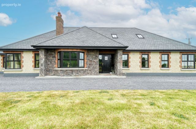 Ballinlough, Stradbally, Ballydavis, Co. Laois - Click to view photos